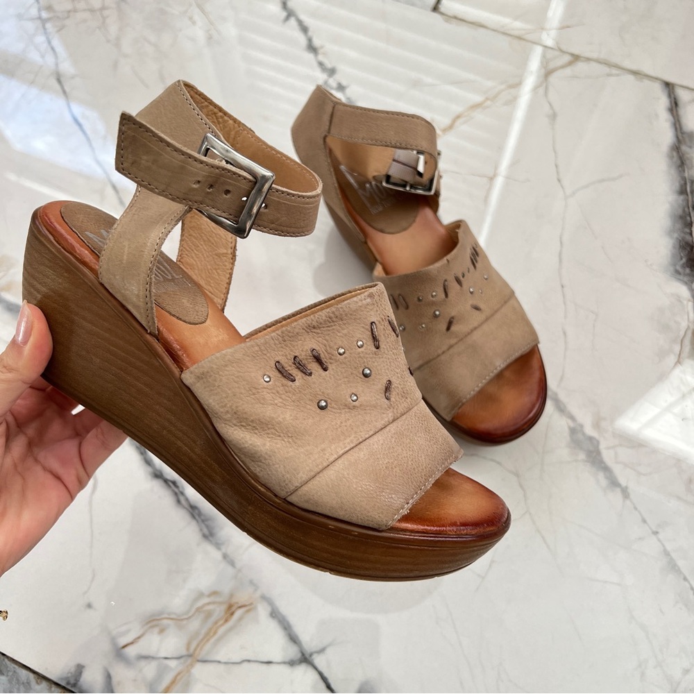 Miz Mooz Beige Striking Wedge European Leather Upper Sandals 38